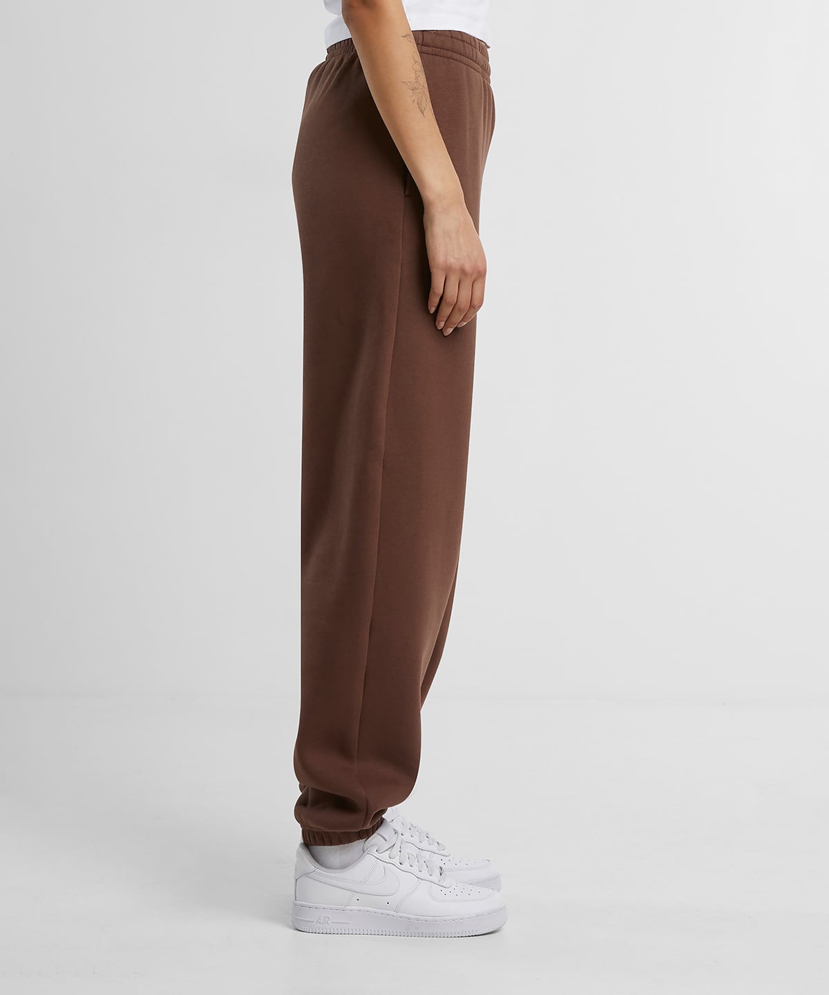 Build Your Brand BY291 Women’s Fluffy Sweatpants