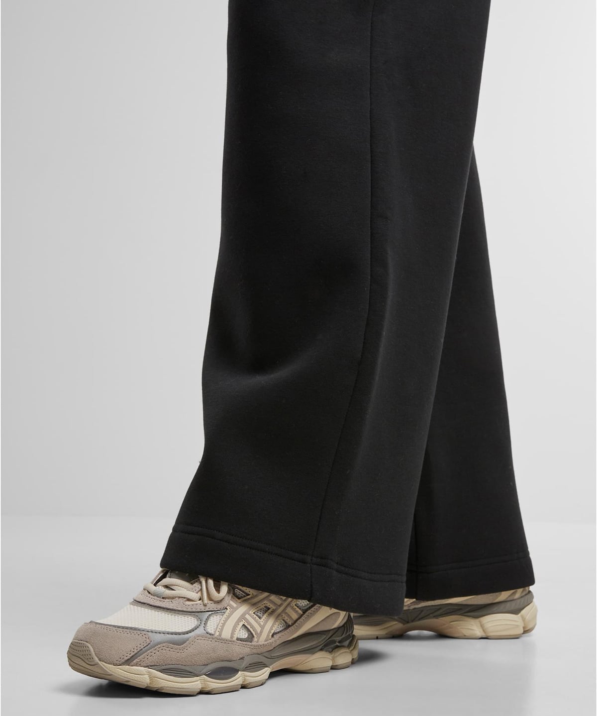 New Morning Studios NM048 Women’s Wide-Leg Sweatpants
