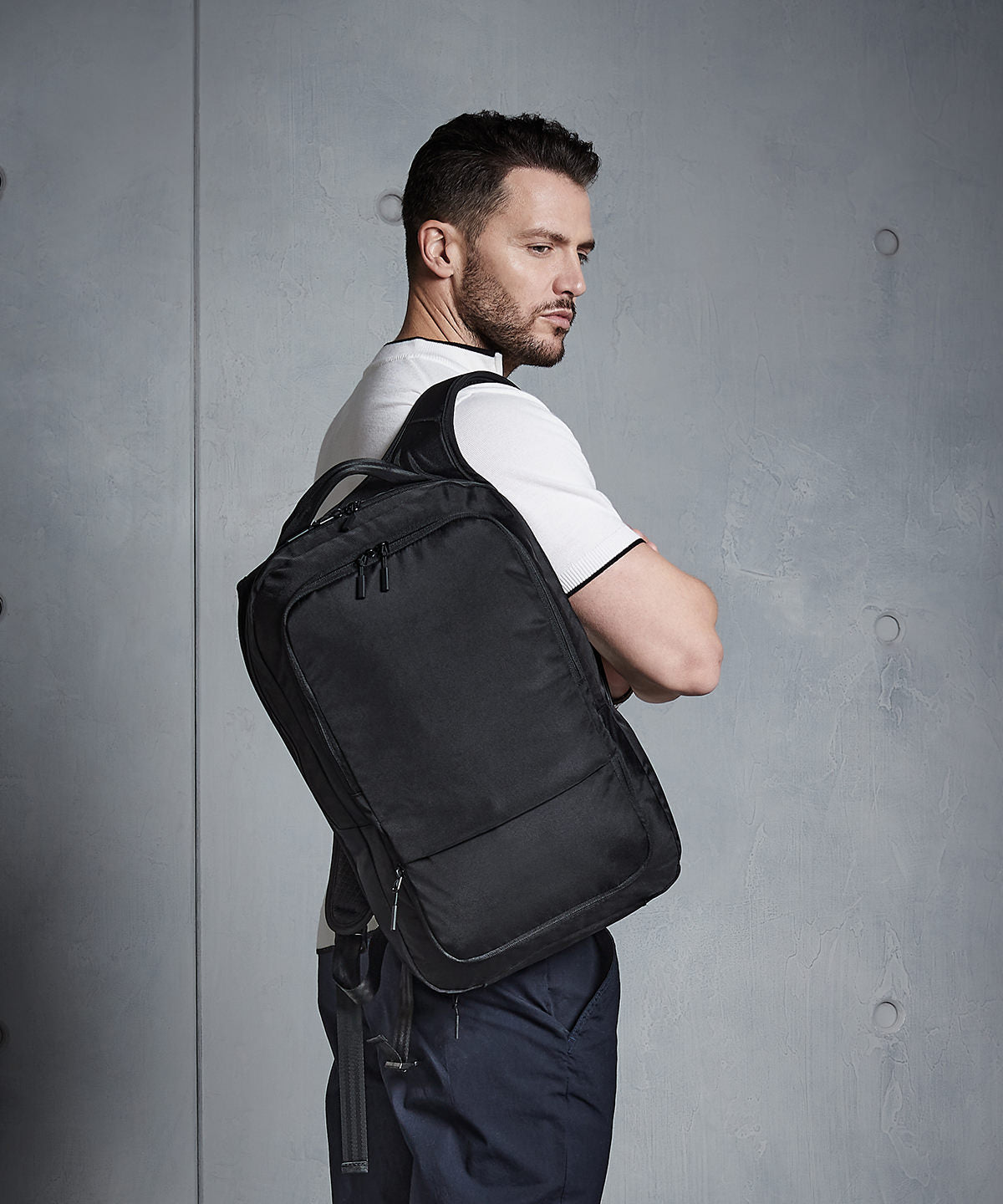 Quadra Pitch Black 24 Hour Backpack